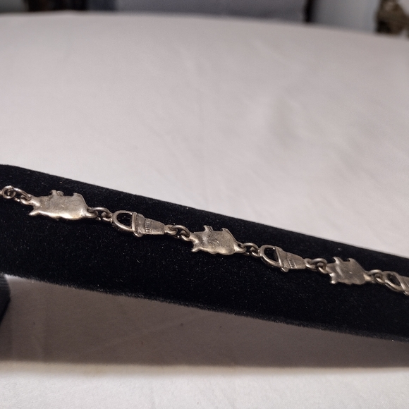 Designer Collection Antique Silver Toned Pig and Food Bucket Bracelet - Picture 6 of 10